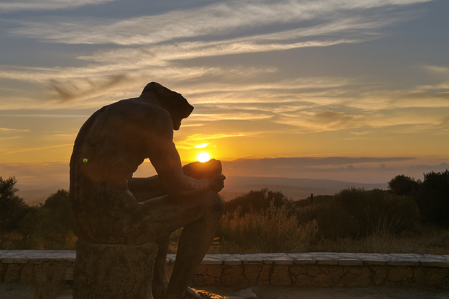 Aprobar a flor de piel, de Rosiraty García, ofrece mindfulness para sanar emociones con técnicas como RAIN, STOP y respiración consciente.