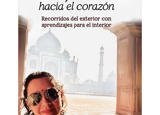 Portada de Viajando hacia el corazón, de Zule Magaña, libro sobre viaje interior y transformación.